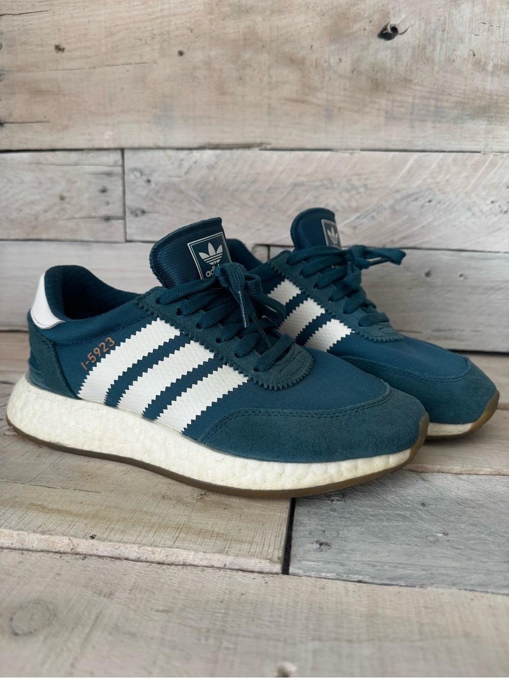 adidas Teal & White I-5923 Retro Runner Women’s 6
